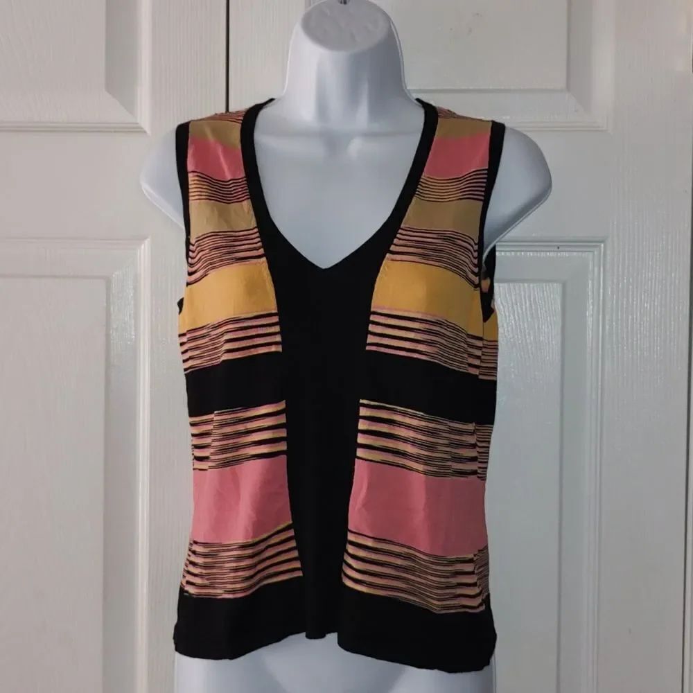 Essentials G sleeveless tank light weight sweater  Sz S